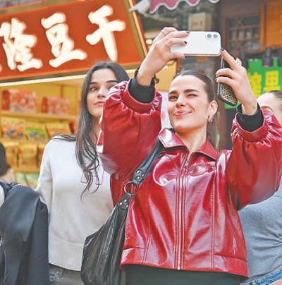 杨方配资 从三家景区看“中国游”如何圈粉