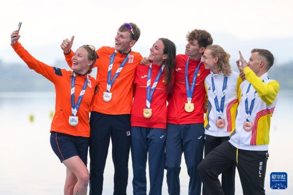 辉煌国际 成都世运会｜铁人两项——混合接力决赛：西班牙一队夺冠